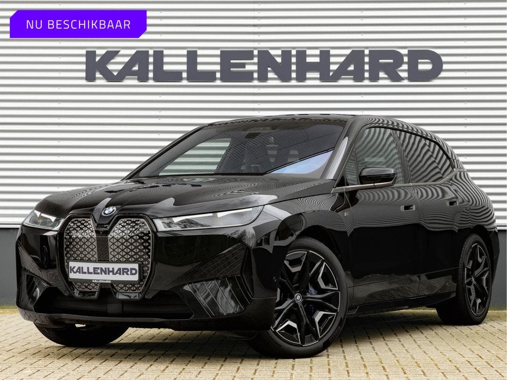 BMW iX M60 - Pano - Bowers & Wilkins - Active Steering - Luc, Auto's, BMW, 12 maanden, Gebruikt, 4 stoelen, Zwart