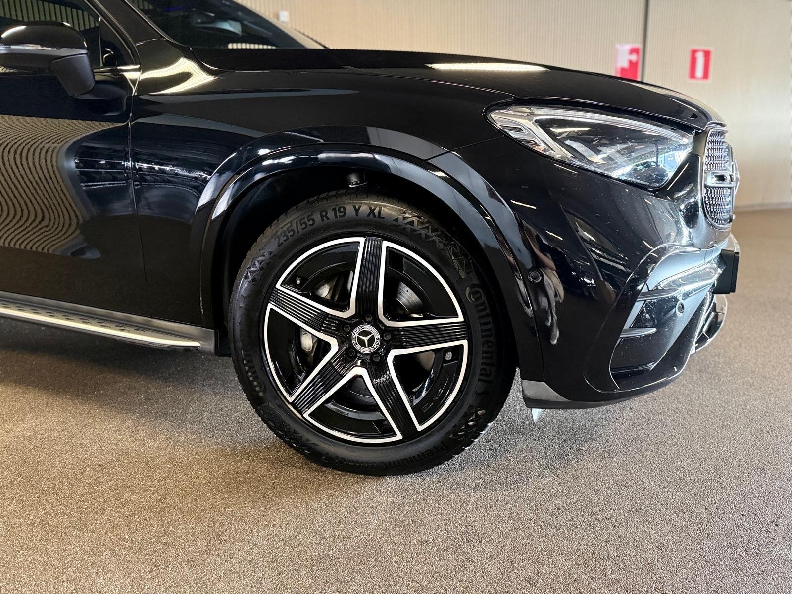 Mercedes-Benz GLC 200 4-Matic AMG STYLING-PANORAMADAK-TREKHA, Auto's, Automaat, Gebruikt, 4 cilinders, Zwart