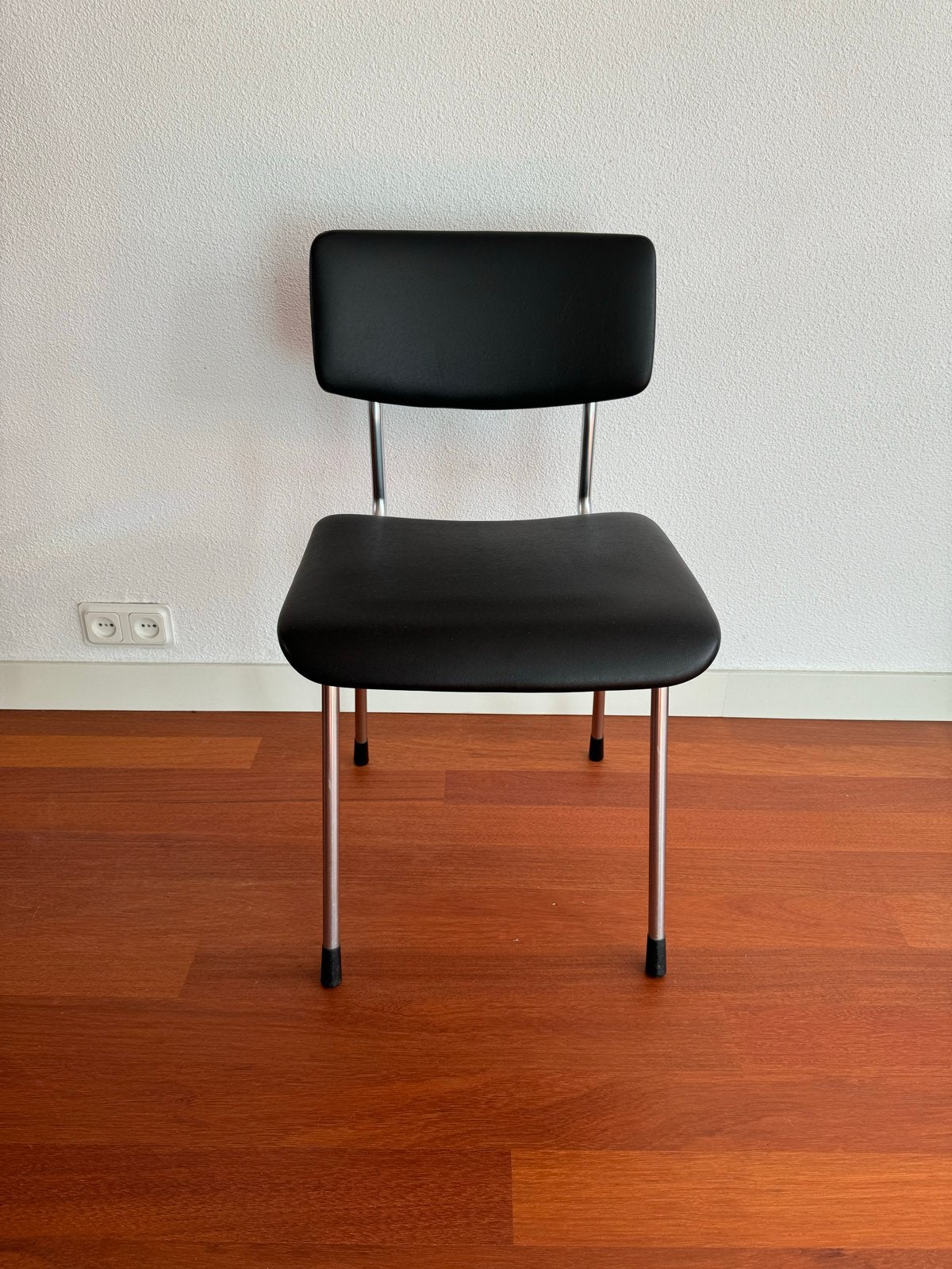 Gispen model 1235 stoel zwart skai, Huis en Inrichting, Kunststof, Gebruikt, Zwart, Ophalen of Verzenden