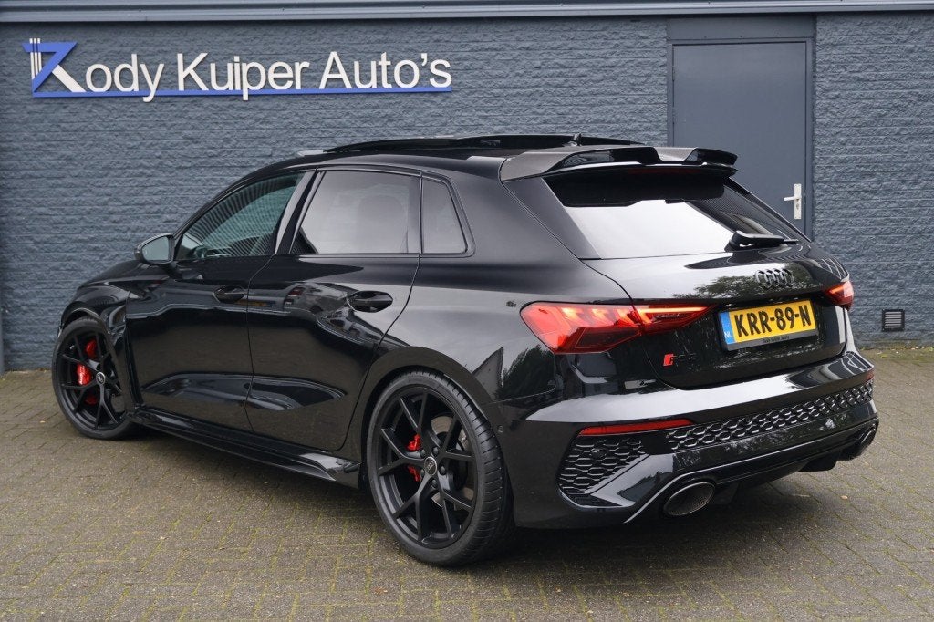 Audi RS3 Sportback (400PK) Keramisch/Pano/RS uitlaat/HUD/VOL, Automaat, Gebruikt, RS3, Zwart