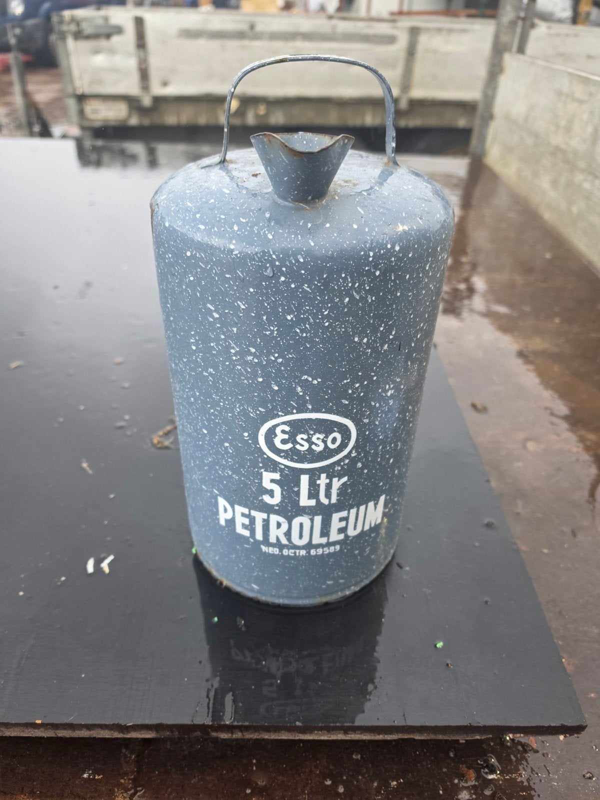 Vintage Esso Petroleum 5 Liter jerrycan - 36 cm hoog, Ophalen of Verzenden