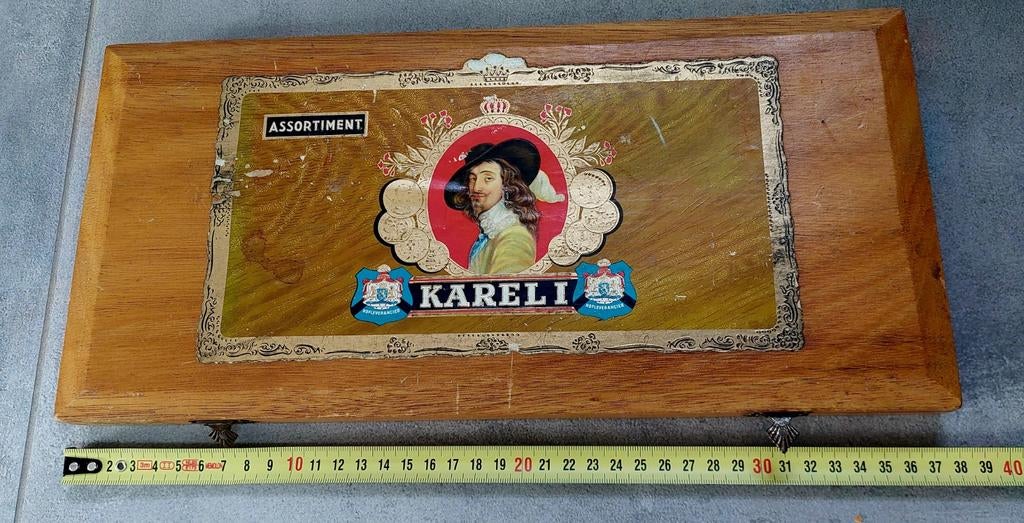 Oude houten sigarendoos Kareli Assortiment, Antiek en Kunst, Ophalen of Verzenden