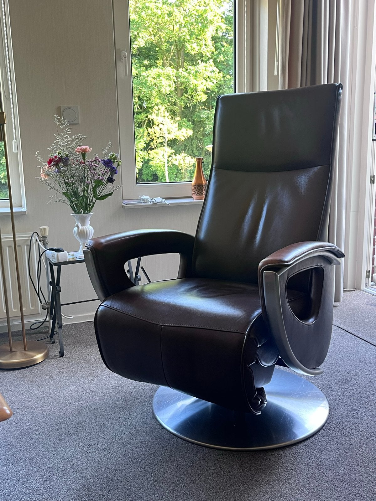 Prominent relaxfauteuil van soepel leer, Ophalen, Gebruikt, Bruin, Leer