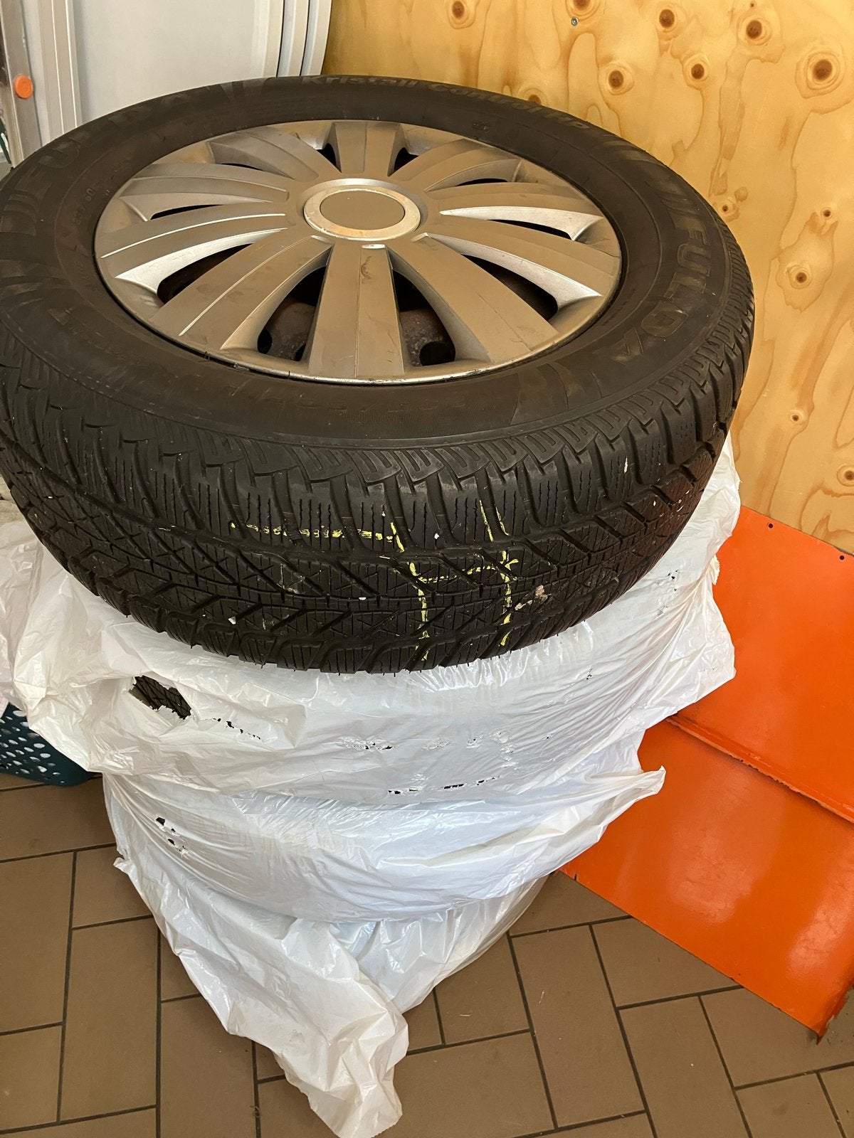 Winterbanden met Velg 5x108 Ford Kuga Volvo, Auto-onderdelen, Banden en Velgen, Ophalen, Gebruikt, 16 inch, Banden en Velgen