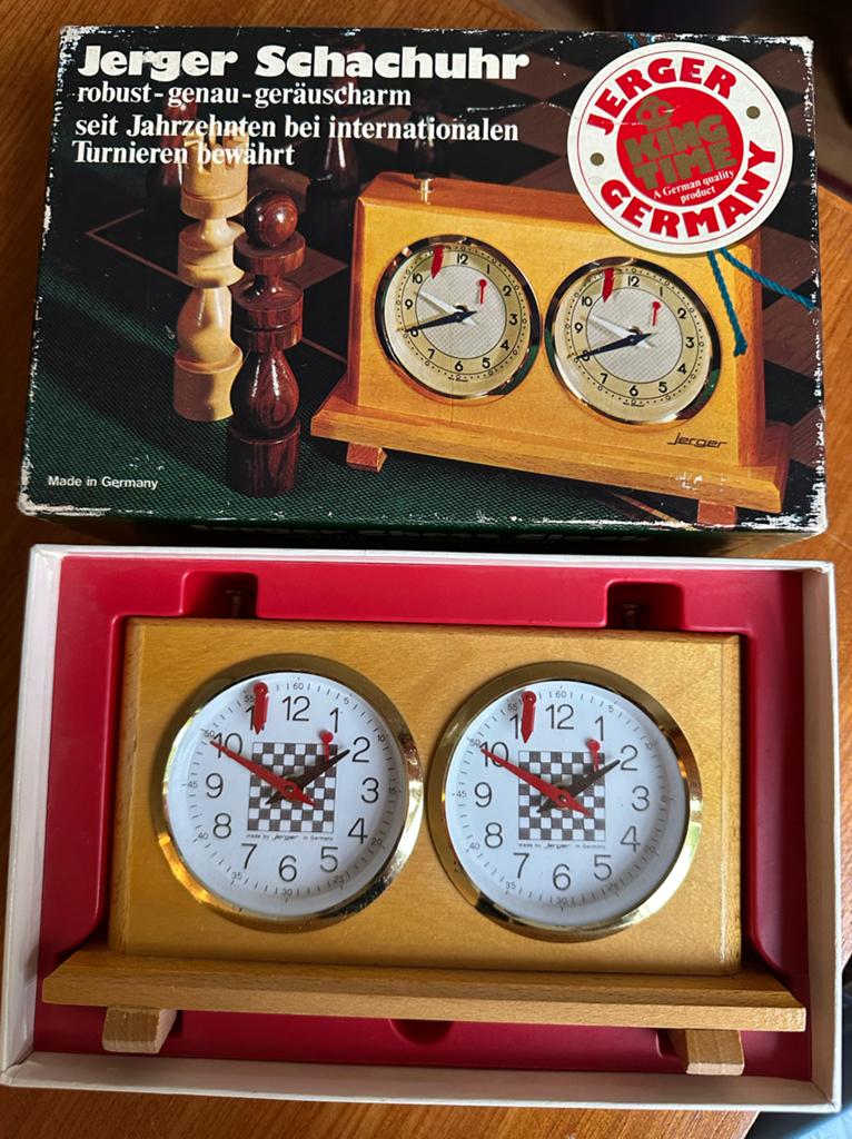 Vintage Jerger Schaakklok - Nieuw in doos, Antiek en Kunst, Antiek | Klokken, Ophalen of Verzenden