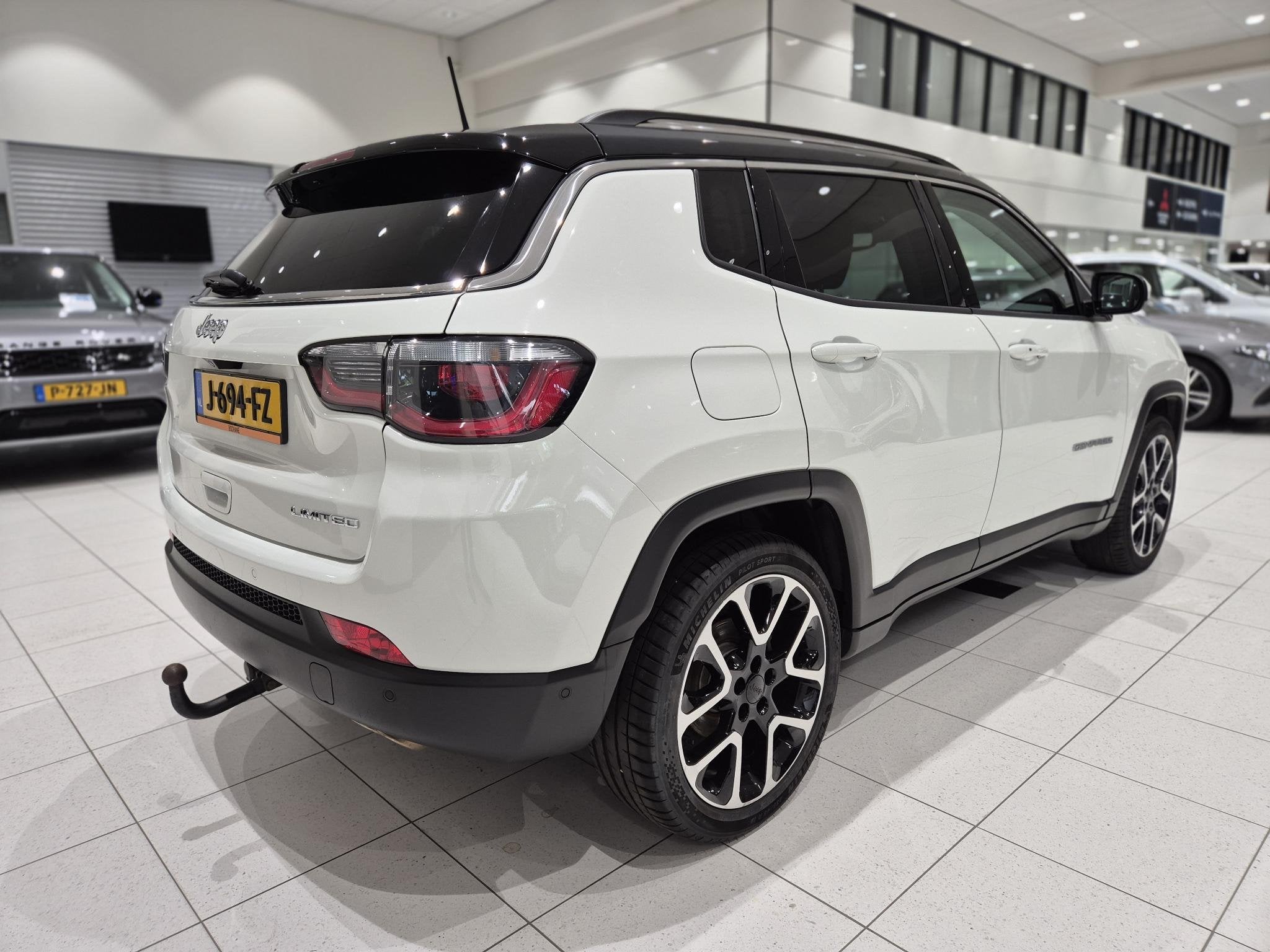 Jeep Compass 1.3T Limited | Trekhaak | Camera | Navigatie |, Auto's, Voorwielaandrijving, 4 cilinders, Leder en Stof, Wit