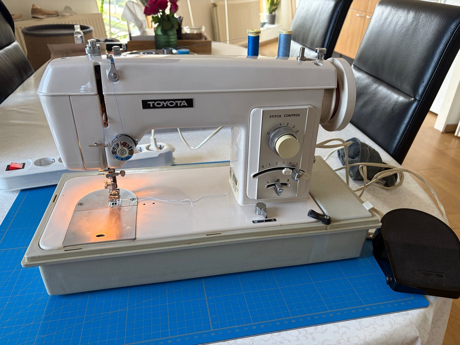 Toyota Naaimachine Model 300 - Functioneel, Ophalen, Gebruikt, Naaimachine, Overige merken