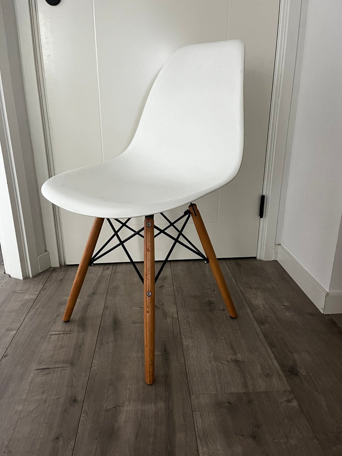 4 witte eetkamerstoelen met houten frame, Huis en Inrichting, Ophalen, Gebruikt, Wit, Vier