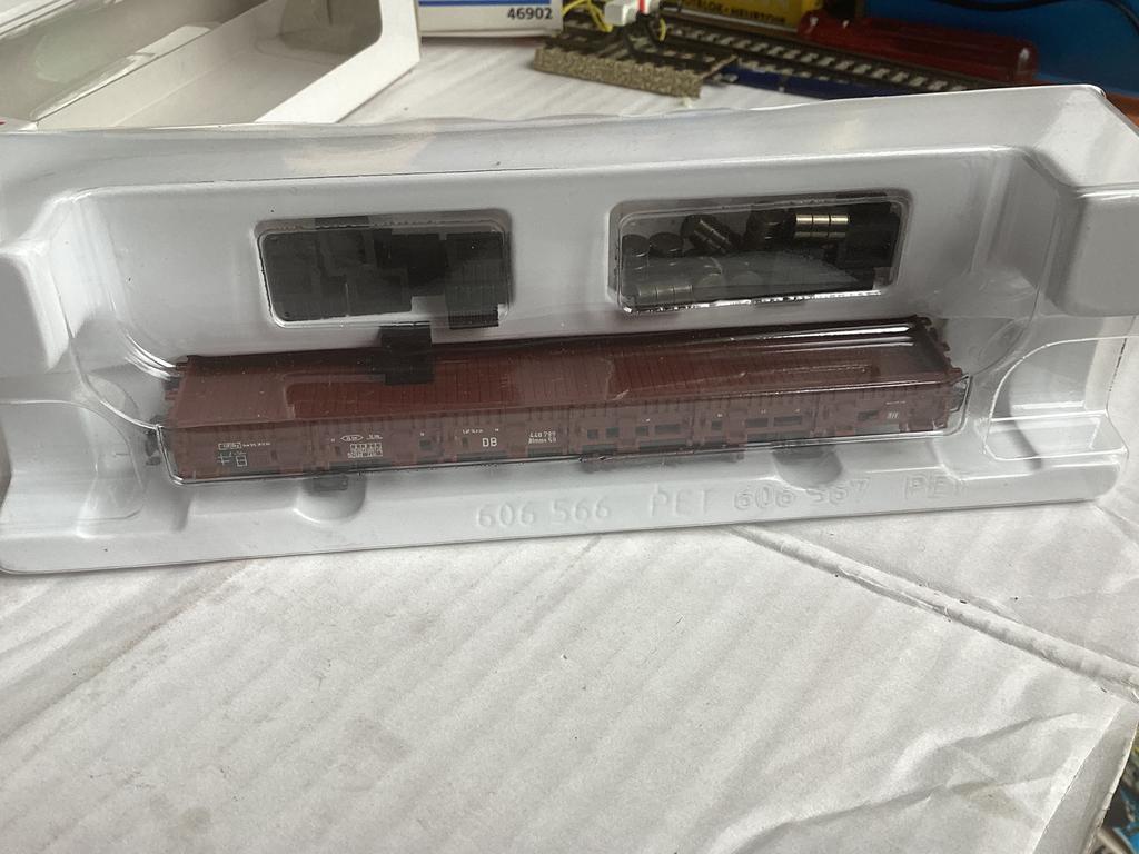 Marklin MHI 46949 DB lage boordwagen met olievaten en briket, Wisselstroom, Ophalen of Verzenden, Märklin, Nieuw
