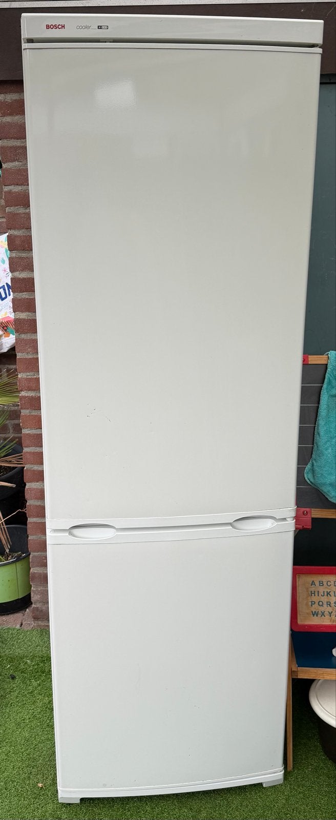 Bosch koelkast met vriesvak - gas bijvullen nodig, Ophalen, 150 tot 200 liter, Gebruikt, 60 cm of meer