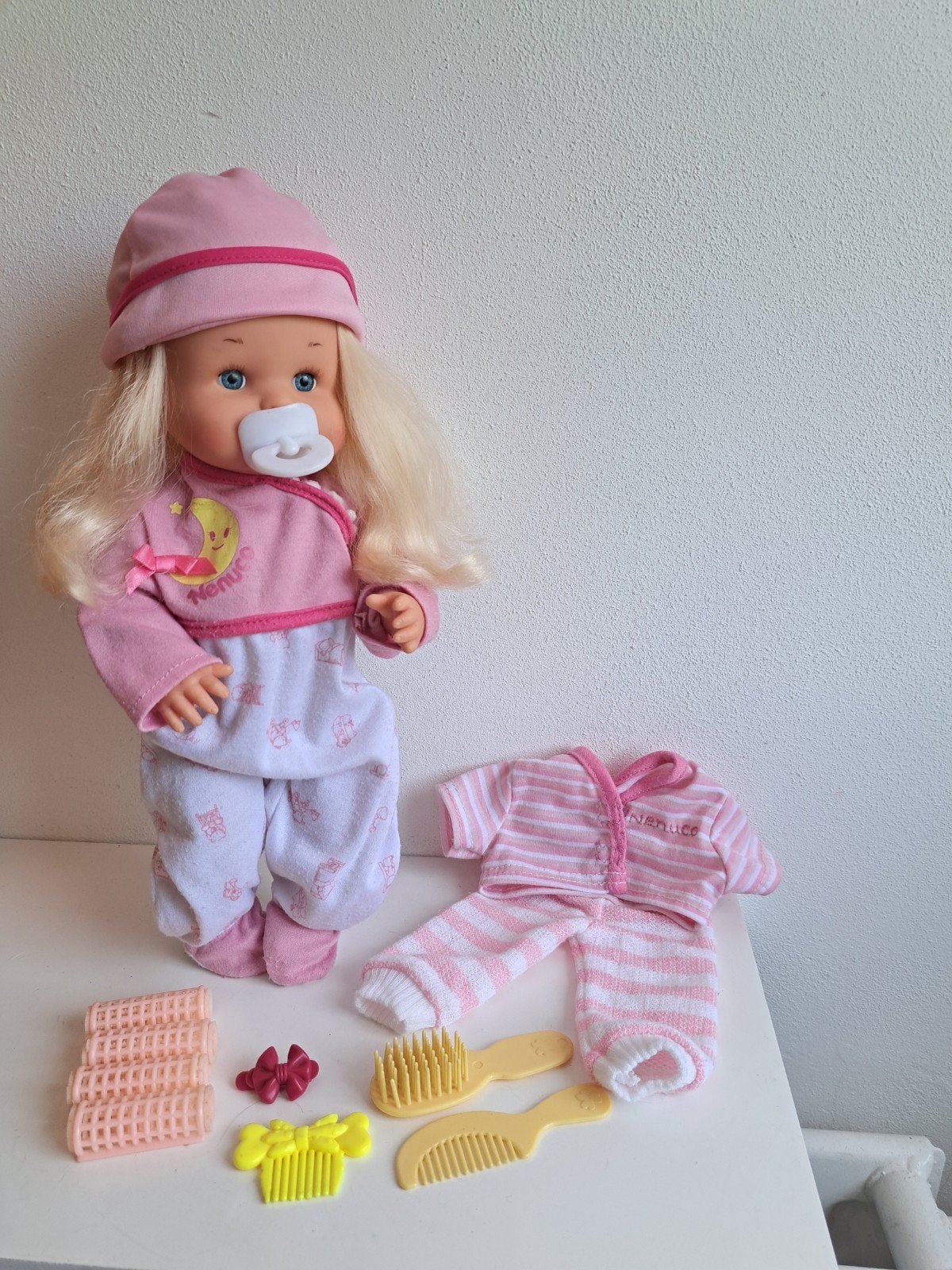 Nenuco Famosa pop met kleding 32 cm, Verzamelen, Poppen, Ophalen of Verzenden, Gebruikt, Pop