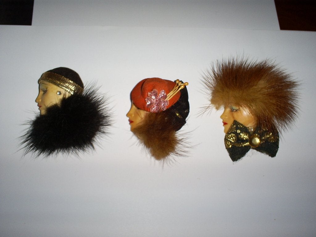 Lady face fur flappers broches 3 stuks, Overige materialen, 4 tot 7 cm, Gebruikt, Overige kleuren