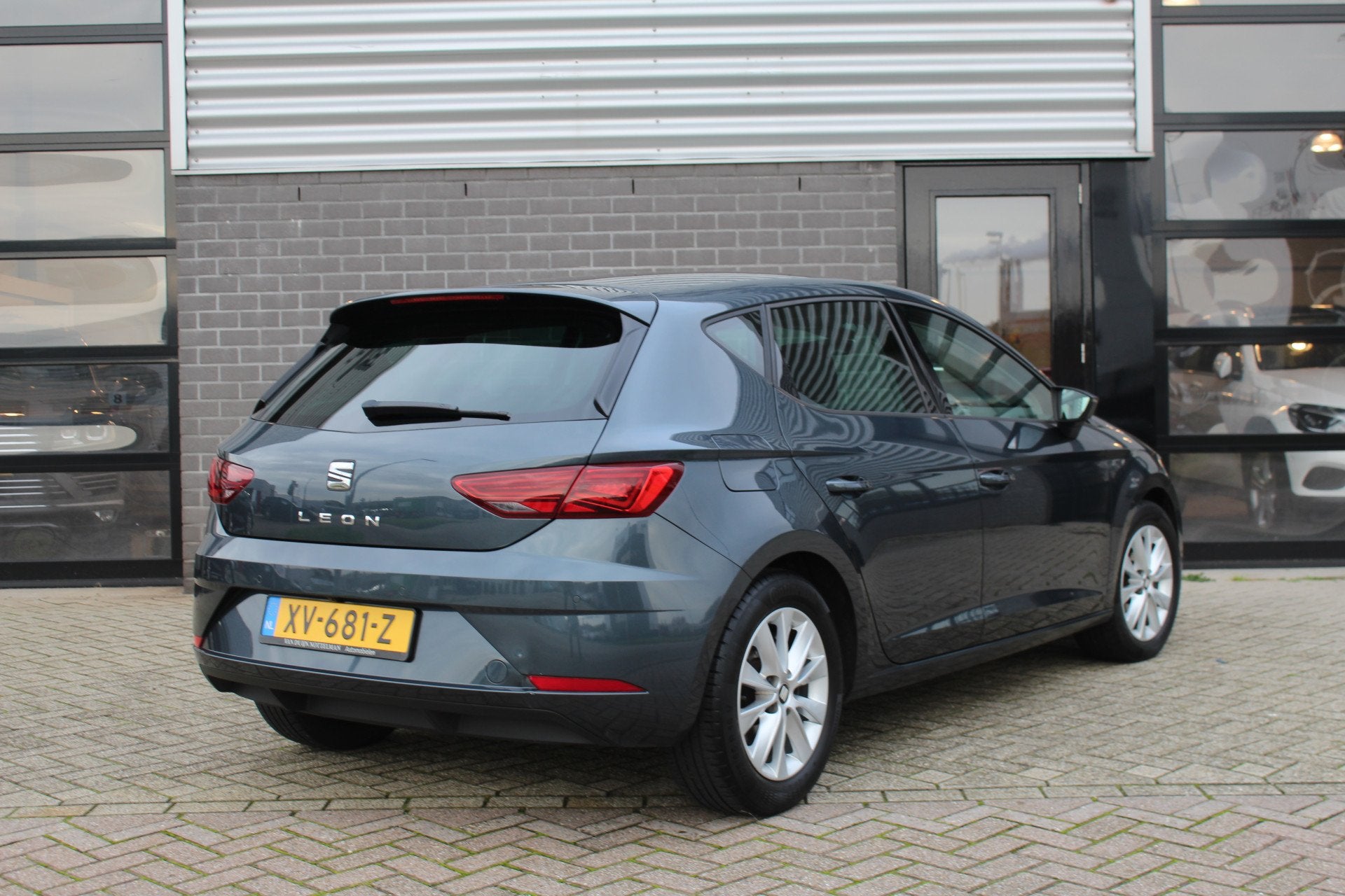 SEAT Leon 1.0 EcoTSI Style Business Intense / Carplay / Keyl, Auto's, Dealer onderhouden, Parkeersensor, Met garantie (alle), Leon