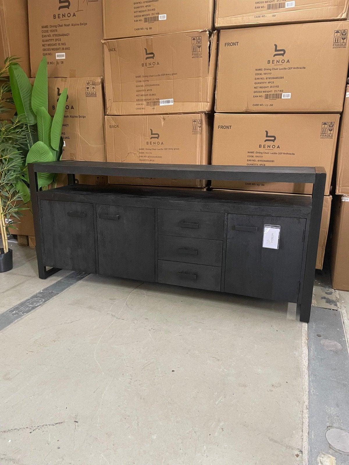 Dressoir Norris Zwart Mangohout 210cm van Livingfurn, Huis en Inrichting, Tafels | Sidetables, Ophalen, ., Livingfurn, .