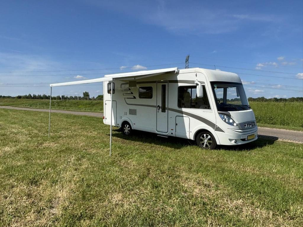 Hymer B 578 | 2013 | 150pk Euro5 | Lengte bedden | Hefbed, Fiat, Bedrijf, Hymer, Kluisje