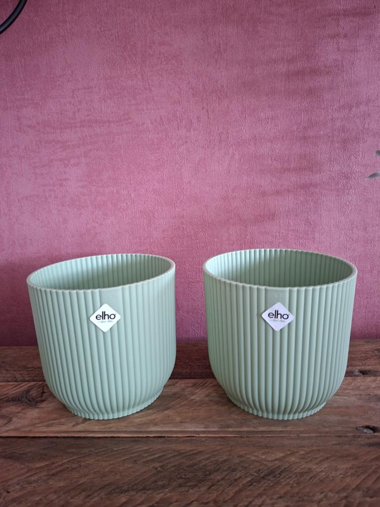 2 leuke mintgroene bloempotten van Elho 10.5 cm hoog, Ophalen of Verzenden, Zo goed als nieuw, Groen, Kunststof