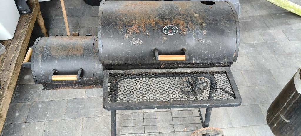 Barbecue, smoker, barbeque, houtskoolgrill,, Tuin en Terras, Houtskoolbarbecues, Ophalen, Zo goed als nieuw, Onbekend