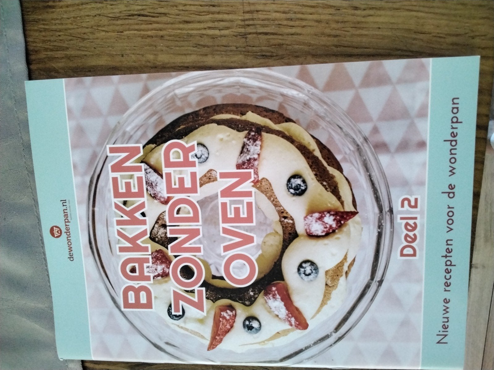 Wonderpan met 2 kookboeken: Bakken zonder oven, Ophalen of Verzenden, Nederland en België, Onbekend, Taart, Gebak en Desserts