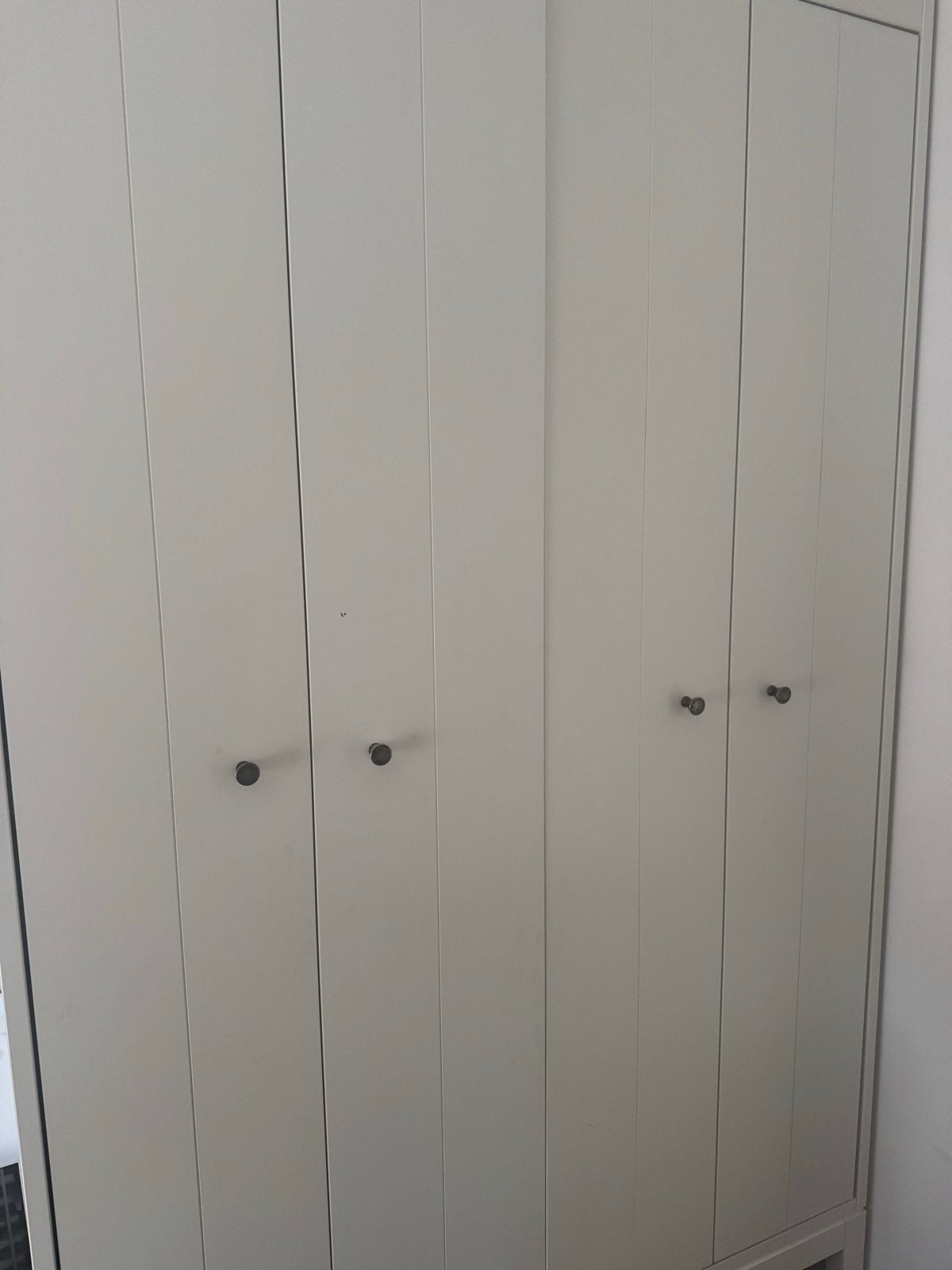 IKEA IDANÄS kledingkast wit – 121x211 – moet snel weg