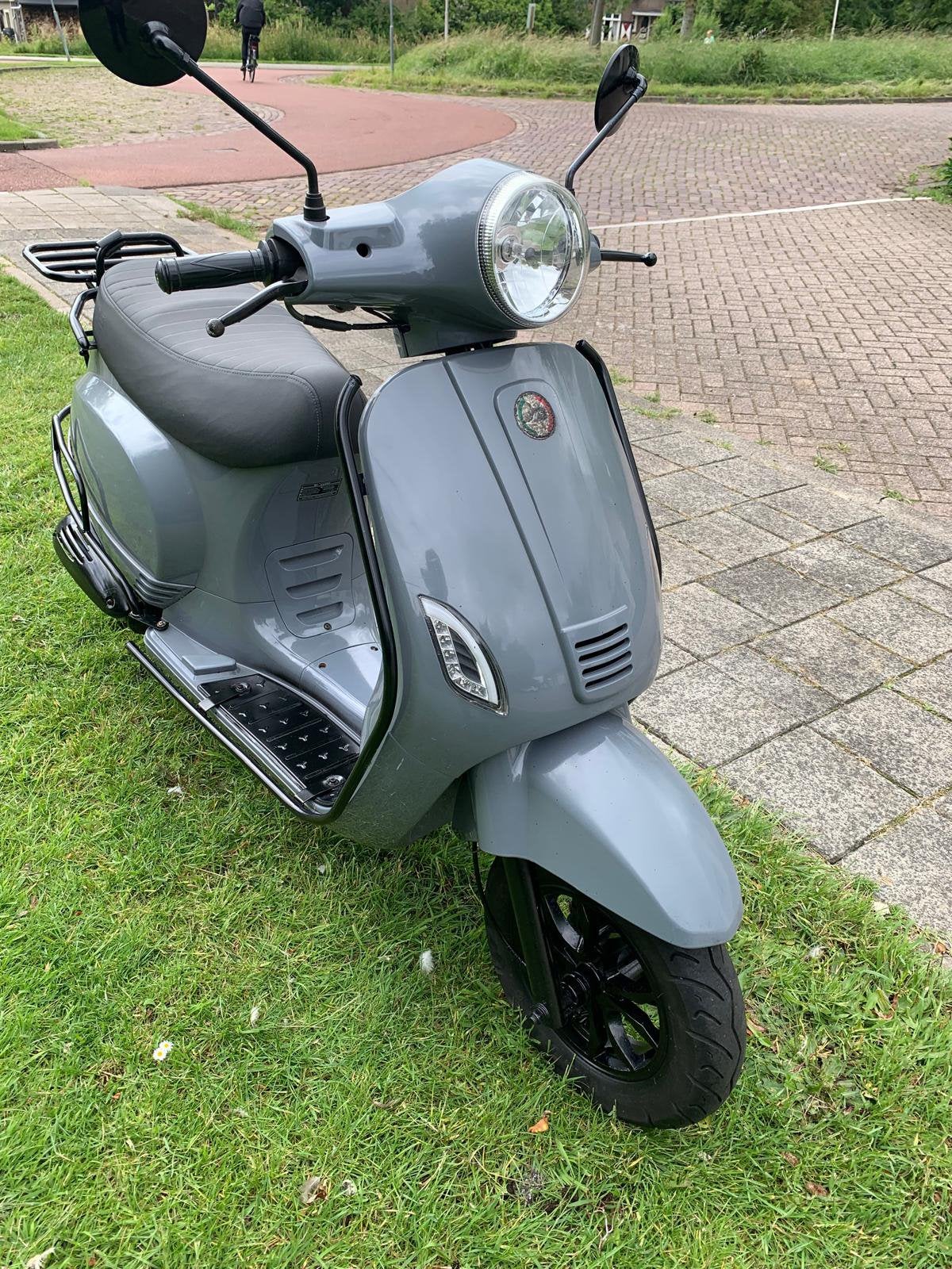Te koop snorscooter, Ophalen of Verzenden, Zo goed als nieuw, Benzine, Overige merken