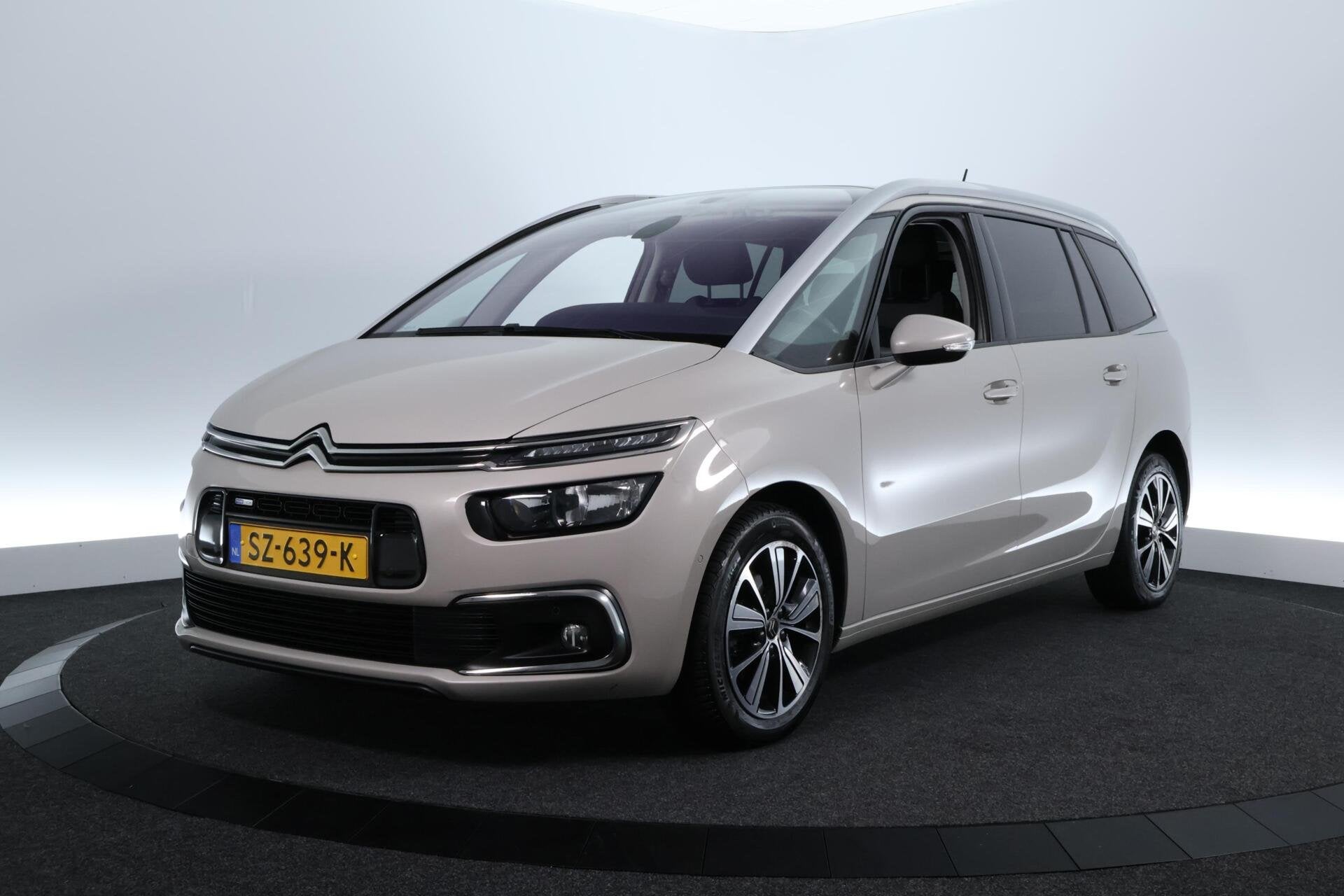 Citroen Grand C4 SpaceTourer 1.2 PureTech Business 7P|CARPLA, Voorwielaandrijving, Gebruikt, Euro 6, 7 stoelen