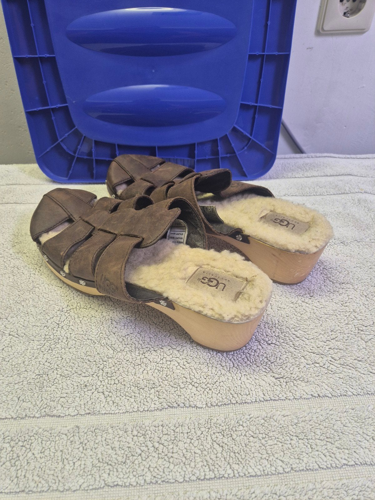 Uggs klompen bruin, Kleding | Dames, Schoenen, Ophalen of Verzenden, Zo goed als nieuw, Bruin