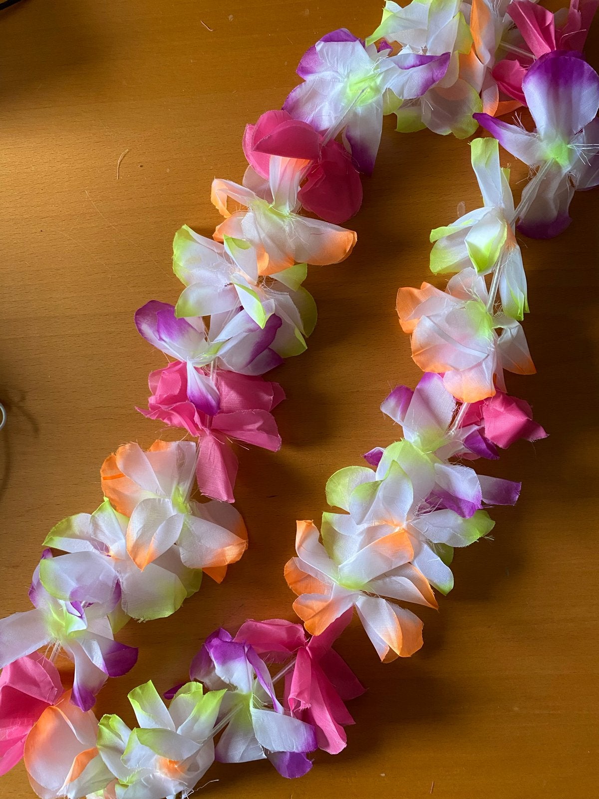Kleurrijke Hawaï Slinger - Feestelijke Bloemenketting, Ophalen of Verzenden, Gebruikt, Feestartikel, Overige
