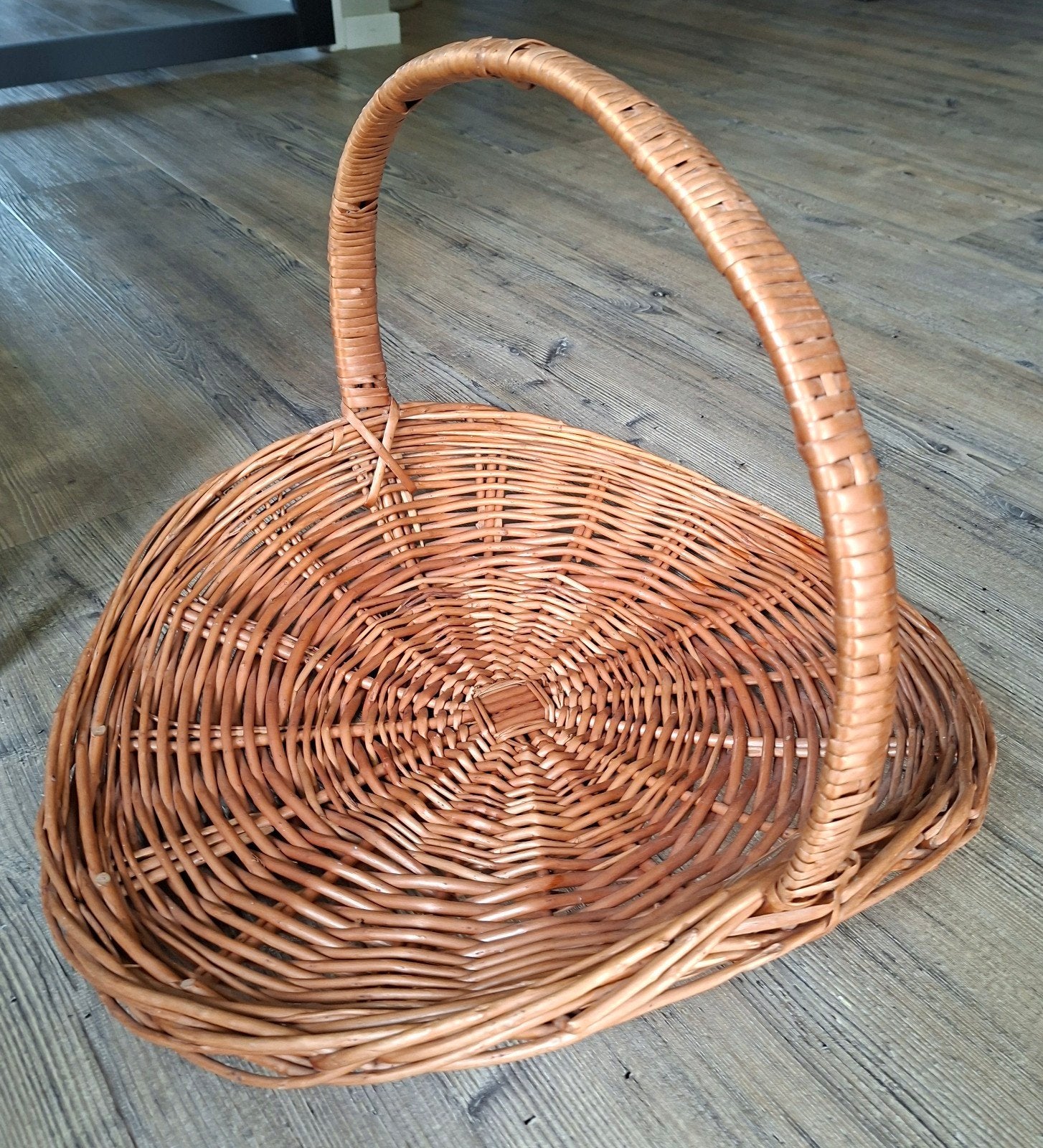 Vintage rieten plukmand of oogsmand, Huis en Inrichting, Ophalen, Mand, Riet, Gevlochten