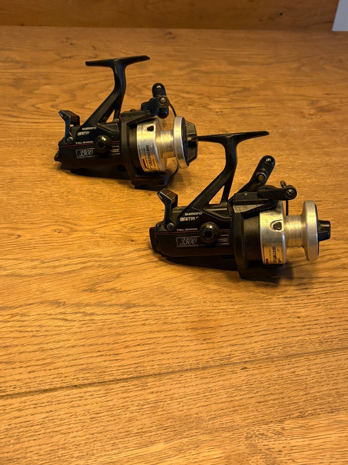 2 stuks Shimano 3500 baitrunners, Watersport en Boten, Ophalen of Verzenden, Gebruikt, Molen