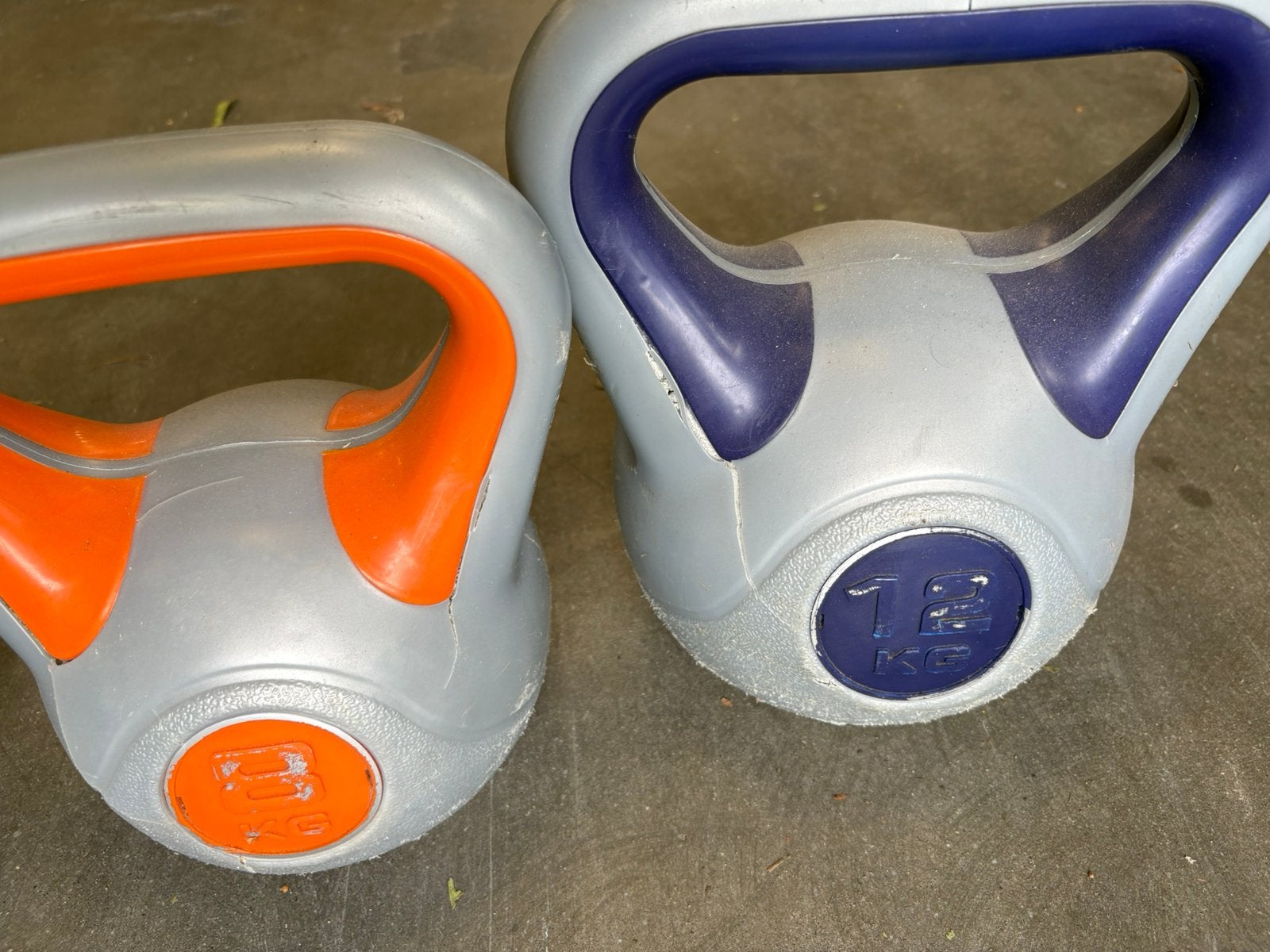 Kettlebells 4-8-12 kg kettlebell gewichten beschadigd, Ophalen, Gebruikt, Beschadigd, Kettlebells