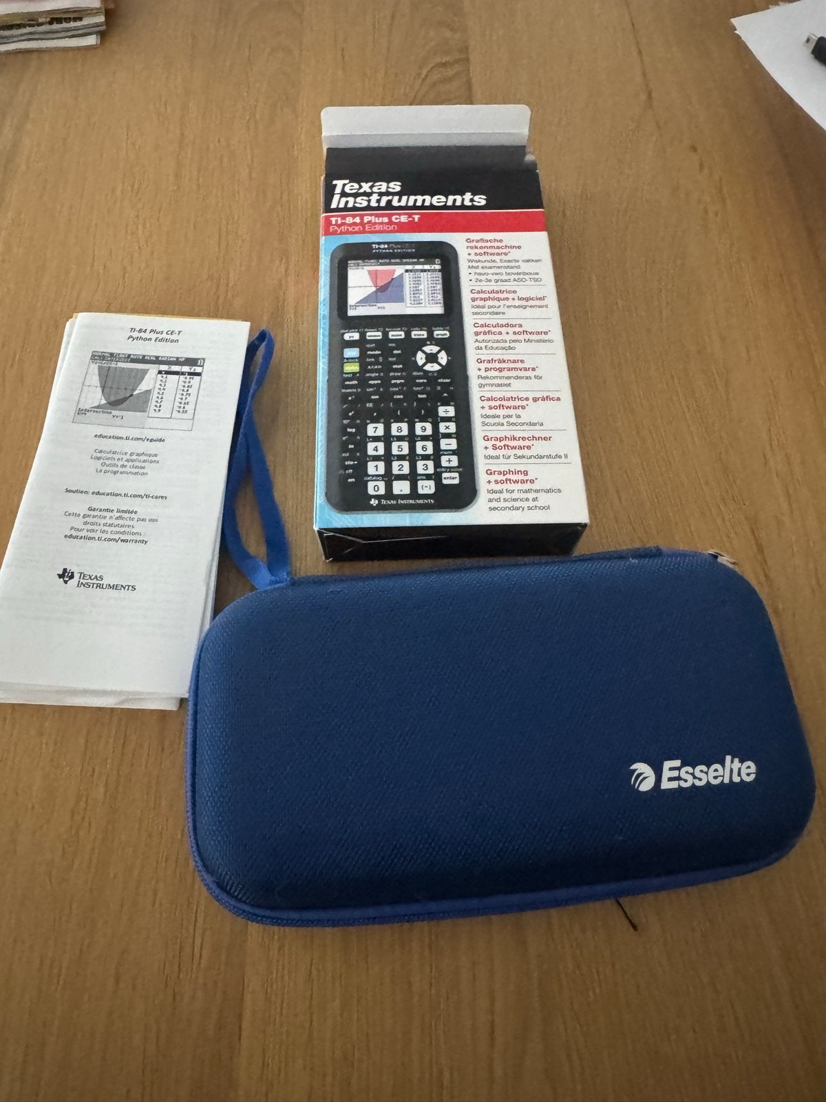 Texas Instruments TI-84 Plus CE-T, Ophalen of Verzenden, Grafische rekenmachine, Zo goed als nieuw