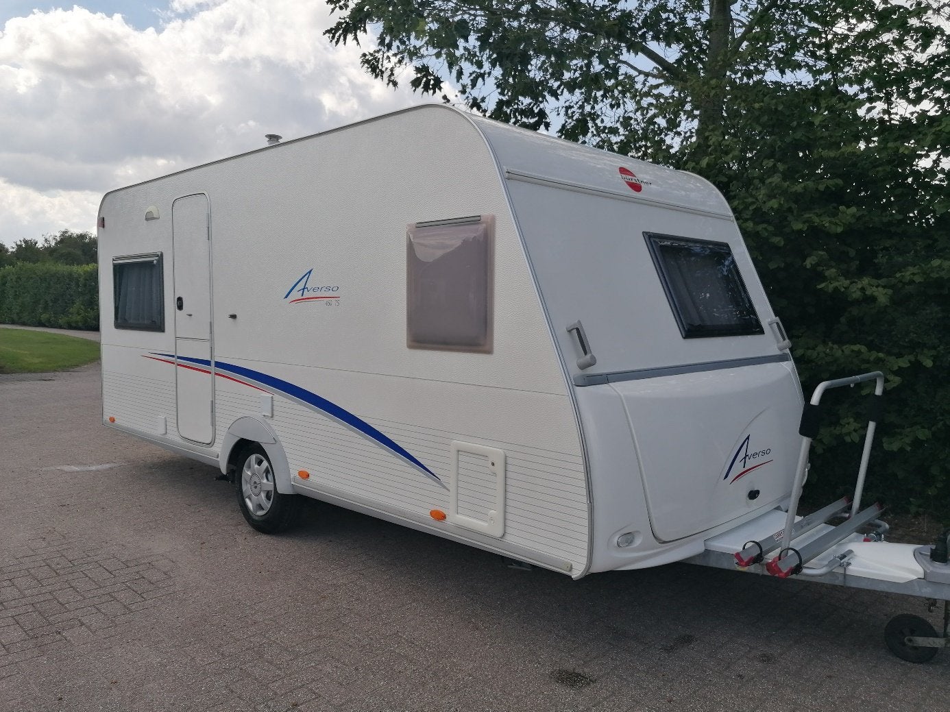 Burstner Averso 460 TS Mover, (Unico Verona luifel)fietsendr, Ringverwarming, Rondzit, Frans bed, 750 - 1000 kg