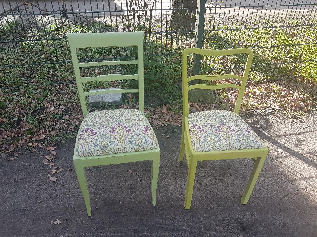 Twee stoelen uit circa 1950, gerestaureerd shabby chic stijl, Gebruikt, Overige kleuren, Ophalen of Verzenden, Stof