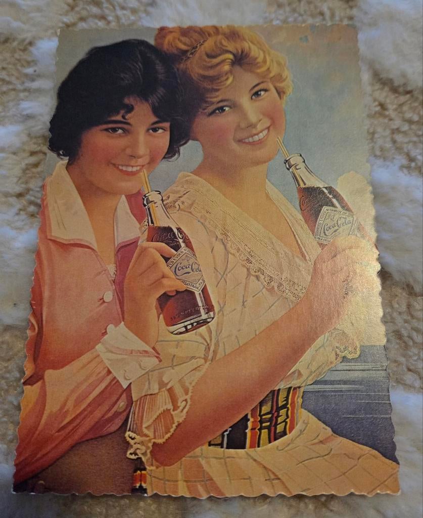 Twee mooie meisjes drinken Coca-Cola, Verzamelen, Verzenden, 1960 tot 1980, Ongelopen, Overige thema's