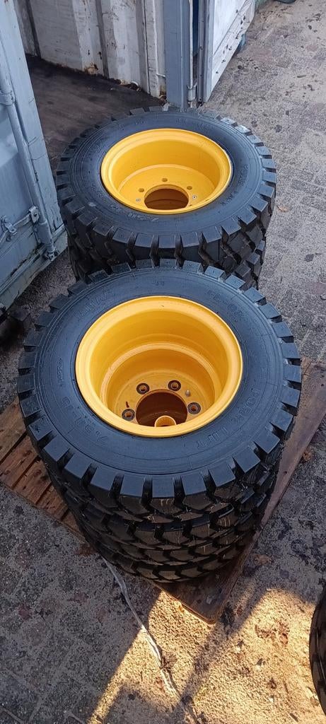 Set 7.50-15 Mitas dubbel lucht Volvo kraan, Ophalen of Verzenden
