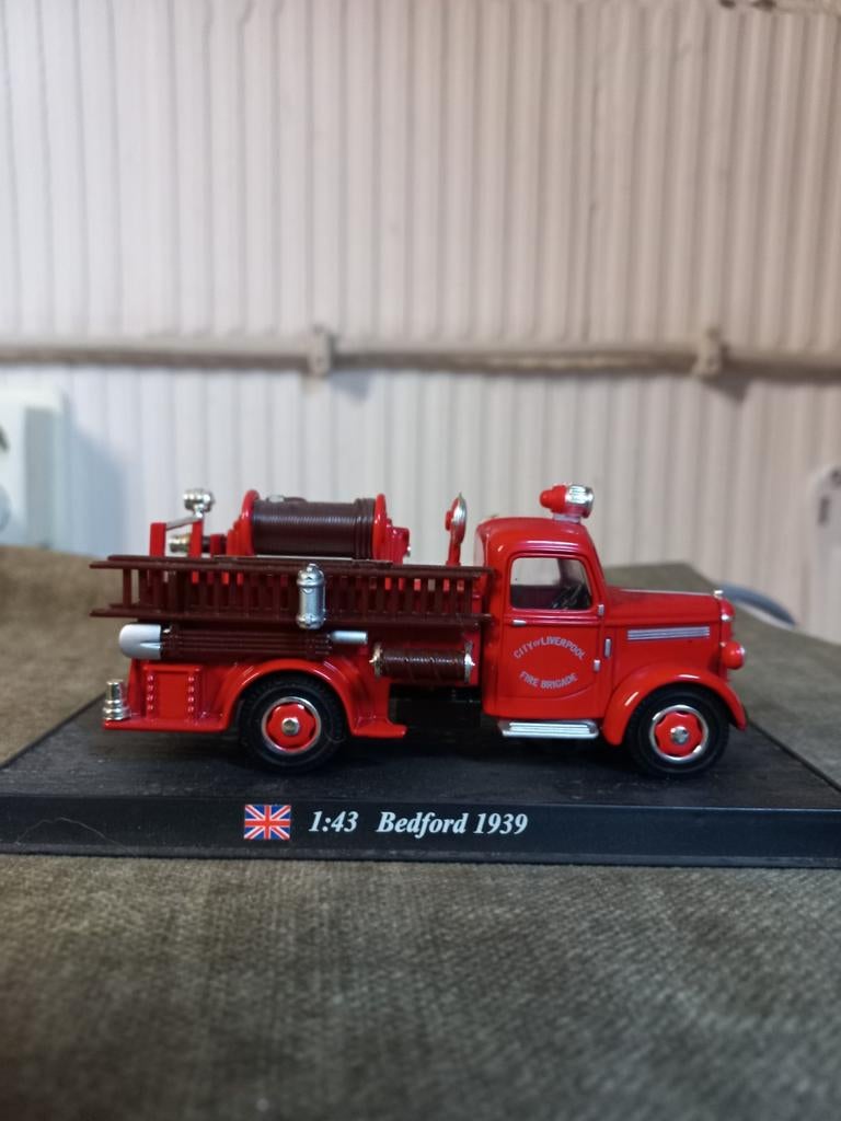 Brandweerauto bedford 1939  schaal 1: 43, Overige merken, 1:32 tot 1:50, Ophalen of Verzenden, Zo goed als nieuw