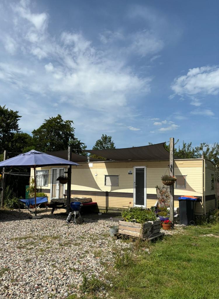 Volledig gerenoveerde elektrische stacaravan/chalet