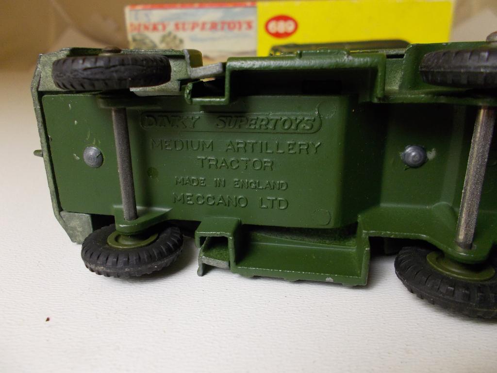 1958 Dinky SuperToys 689 MEDIUM ARTILLERY TRACTOR +DOOS (C), Ophalen of Verzenden, Zo goed als nieuw, Bus of Vrachtwagen, Dinky Toys