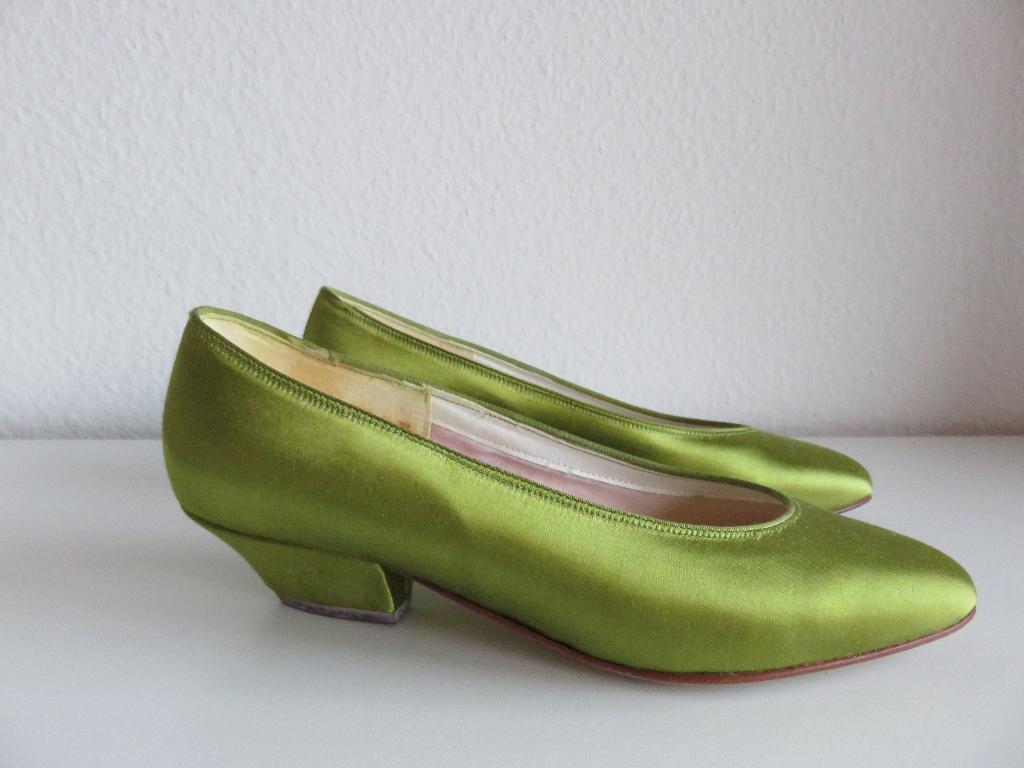 Rainbow Club groene satijnen trouwschoenen maat 38 pumps, Kleding | Dames, Schoenen, Ophalen of Verzenden, Zo goed als nieuw, Rainbow Club