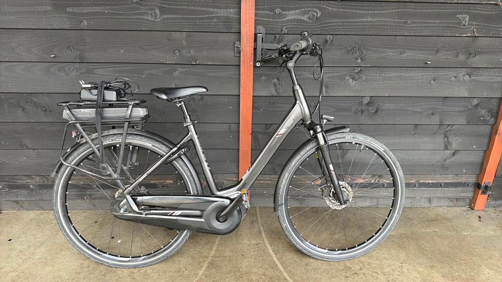 Giant Entour yamaha midden motor, Fietsen en Brommers, Elektrische fietsen, 47 tot 51 cm, Ophalen of Verzenden, Zo goed als nieuw