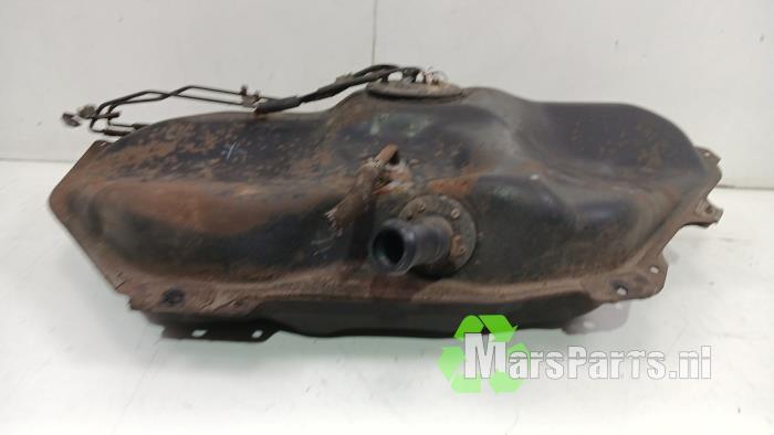 Tank van een Toyota Starlet