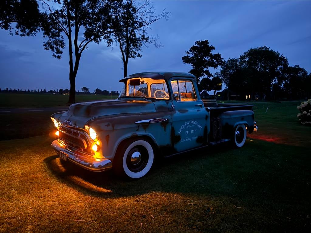 Foto 6 van Chevrolet Apache trouwauto huren . Pick up Oltimer te huur