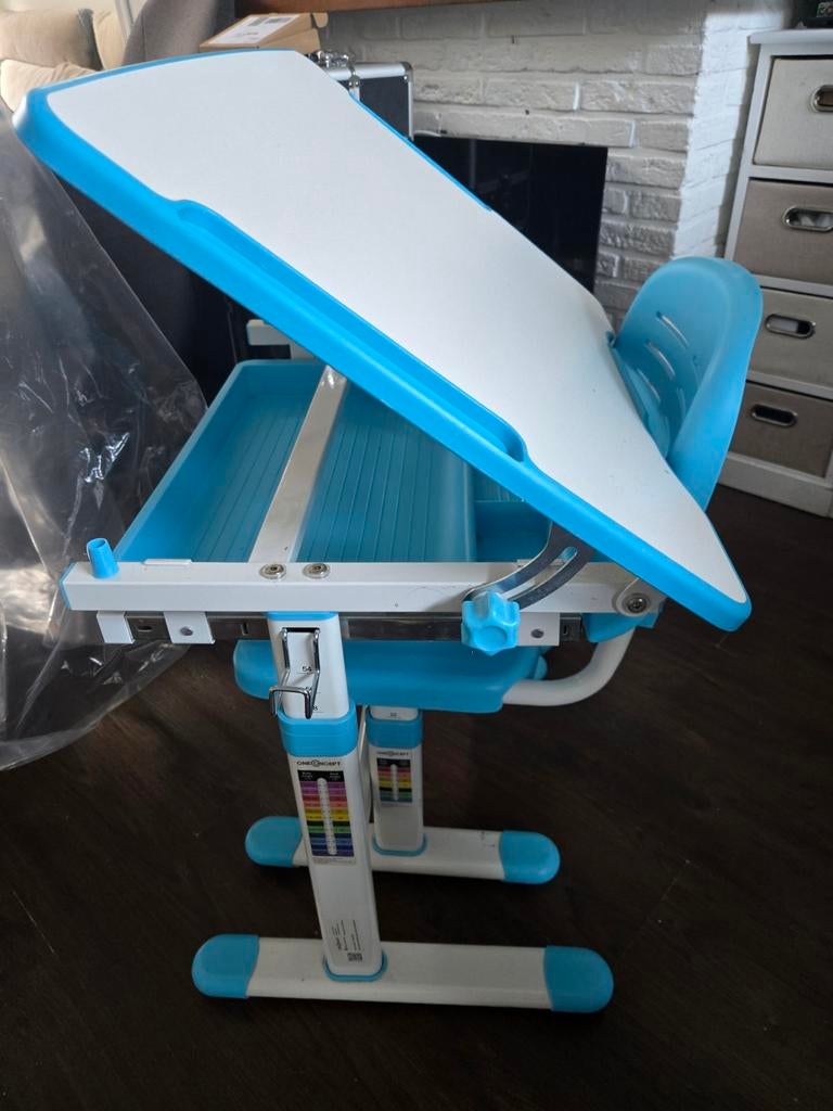 Meegroei Bureau en Stoel - Verstelbaar, Kinderen en Baby's, Kinderkamer | Tafels en Stoelen, Ophalen, Gebruikt, Tafel(s) en Stoel(en)