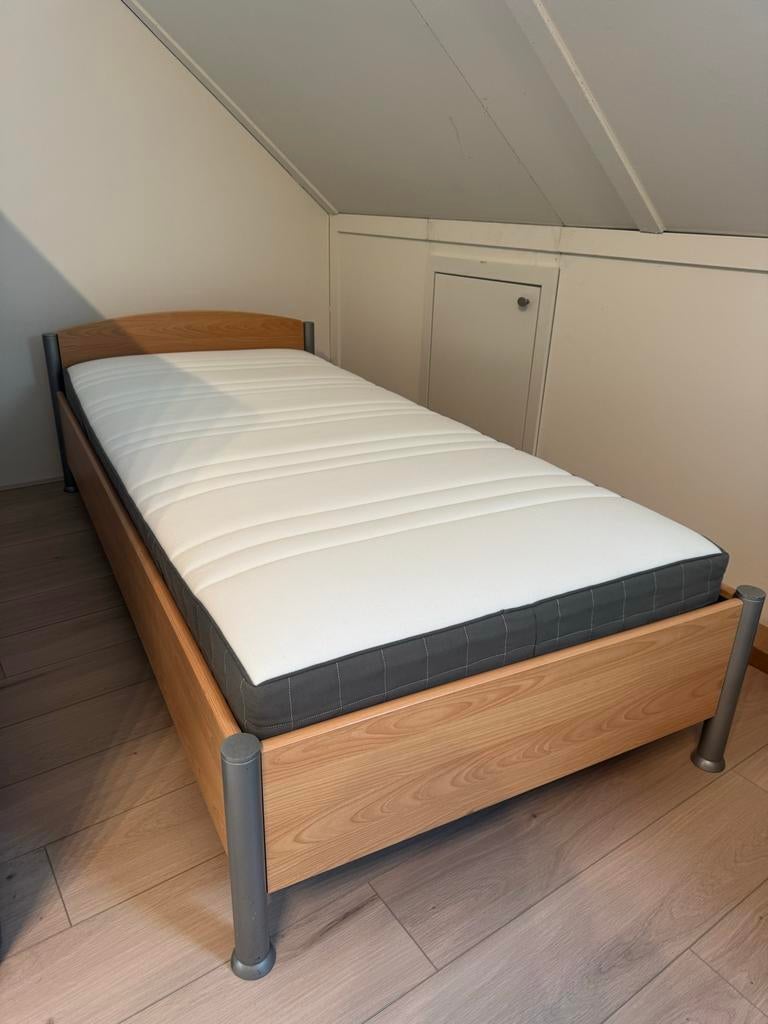 Eenpersoonsbed inclusief HÖVÄG matras Ikea, Ophalen, 90 cm, Eenpersoons, Zo goed als nieuw