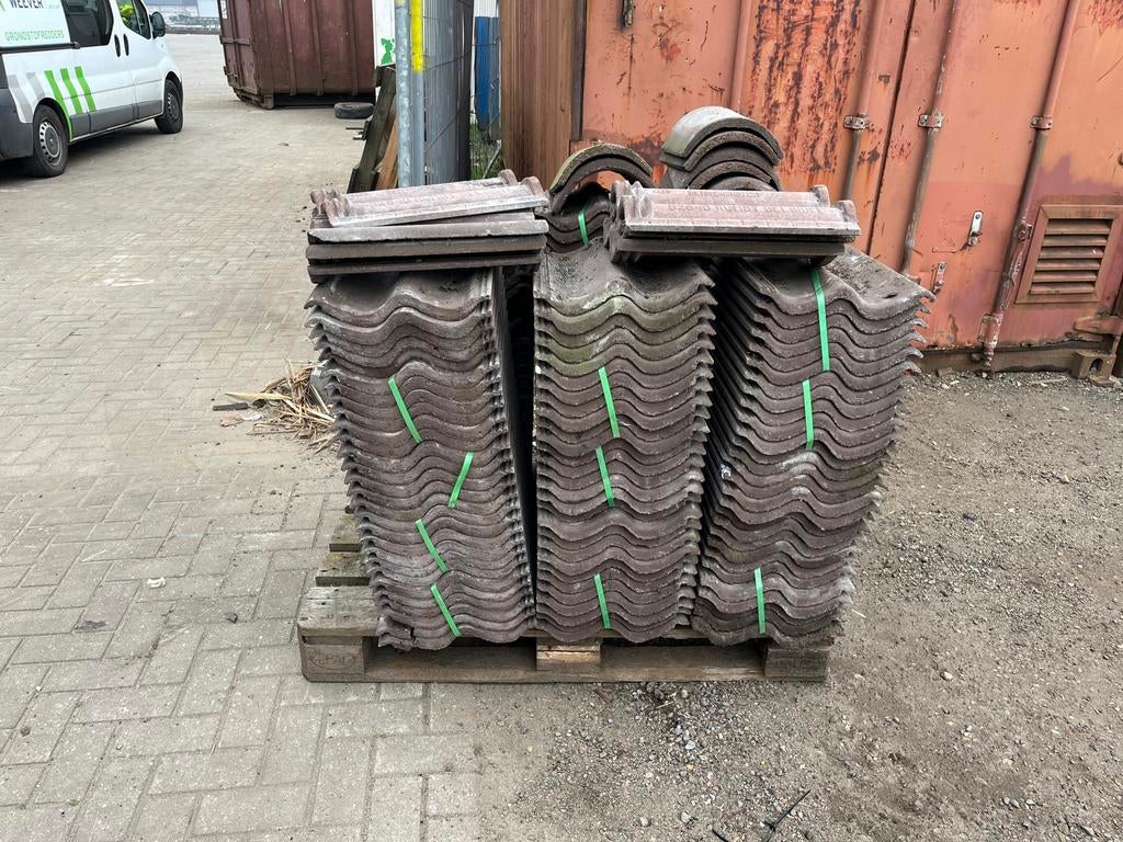 Dakpannen betondakpan, Doe-het-zelf en Verbouw, Dakpannen en Dakbedekking, Ophalen, Steen of Klei, Zo goed als nieuw, 15 m² of meer
