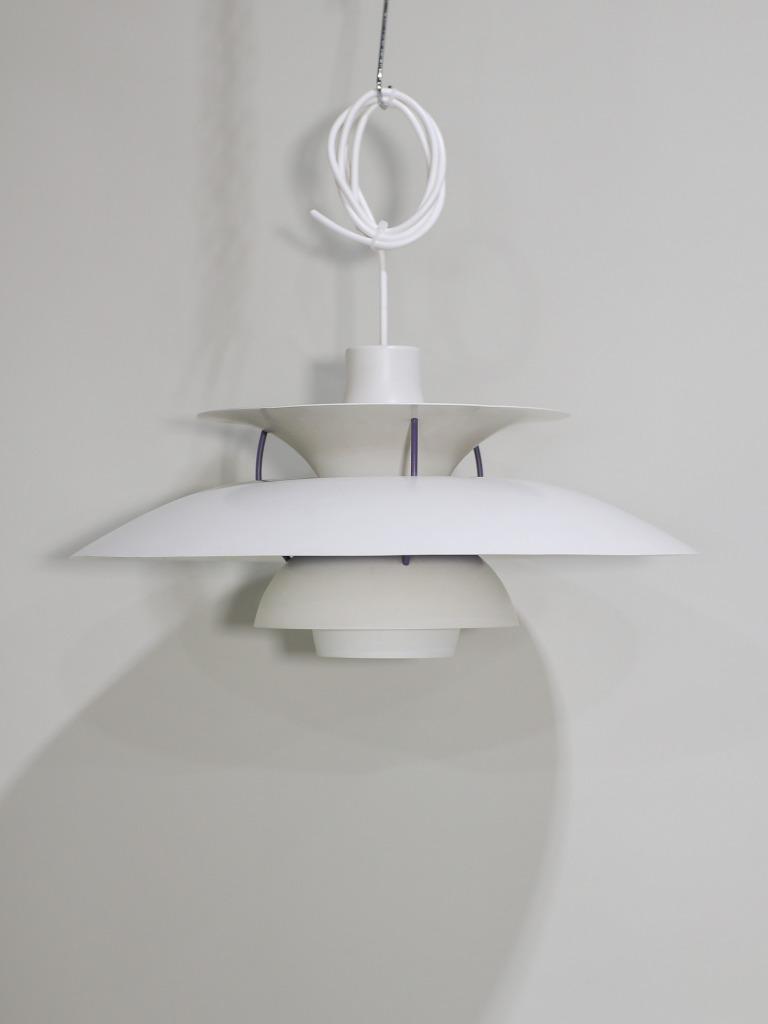 PH5 hanglamp wit Louis Poulsen Poul Henningsen, Huis en Inrichting, Lampen | Hanglampen, Zo goed als nieuw, Minder dan 50 cm, Metaal