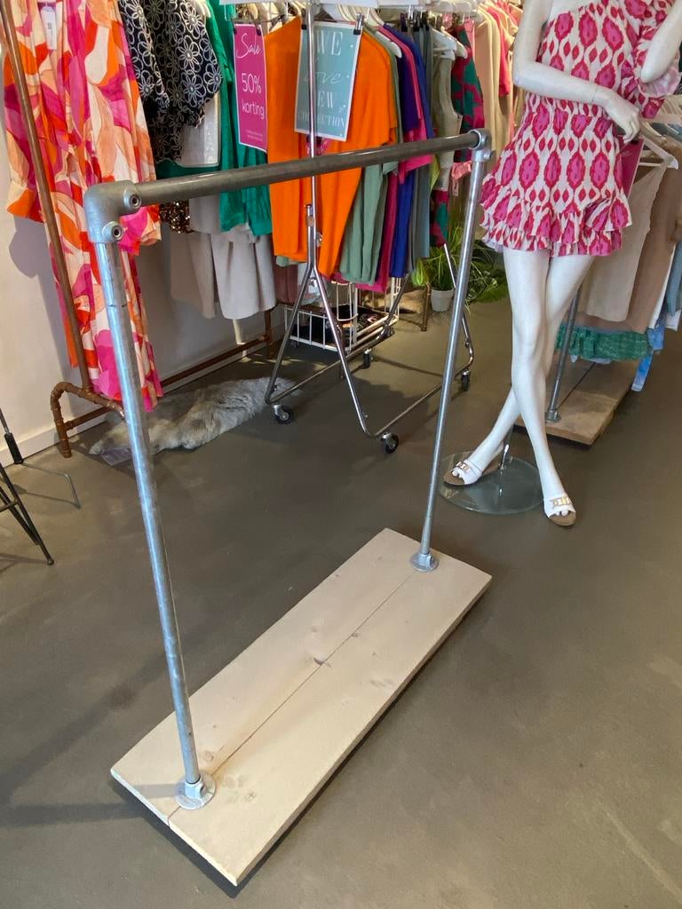 Stevig kledingrek van steigerhout en steigerbuizen, Kleding | Dames, Kledingrekken, Ophalen, Zo goed als nieuw