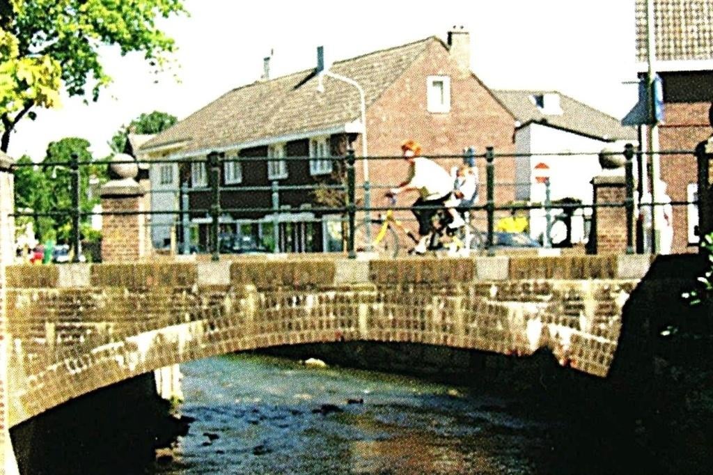 78277 Gulpen 80+ Limburg Gelopen met zegel, Verzamelen, Ansichtkaarten | Nederland, Ophalen of Verzenden, 1980 tot heden, Gelopen