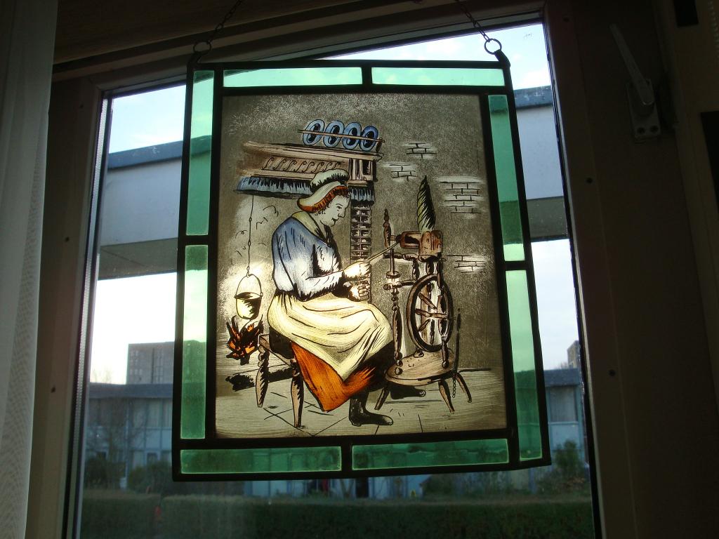 De Spinster Nicolaes Maes Vintage Glas-in-lood Raamhanger, Ophalen of Verzenden