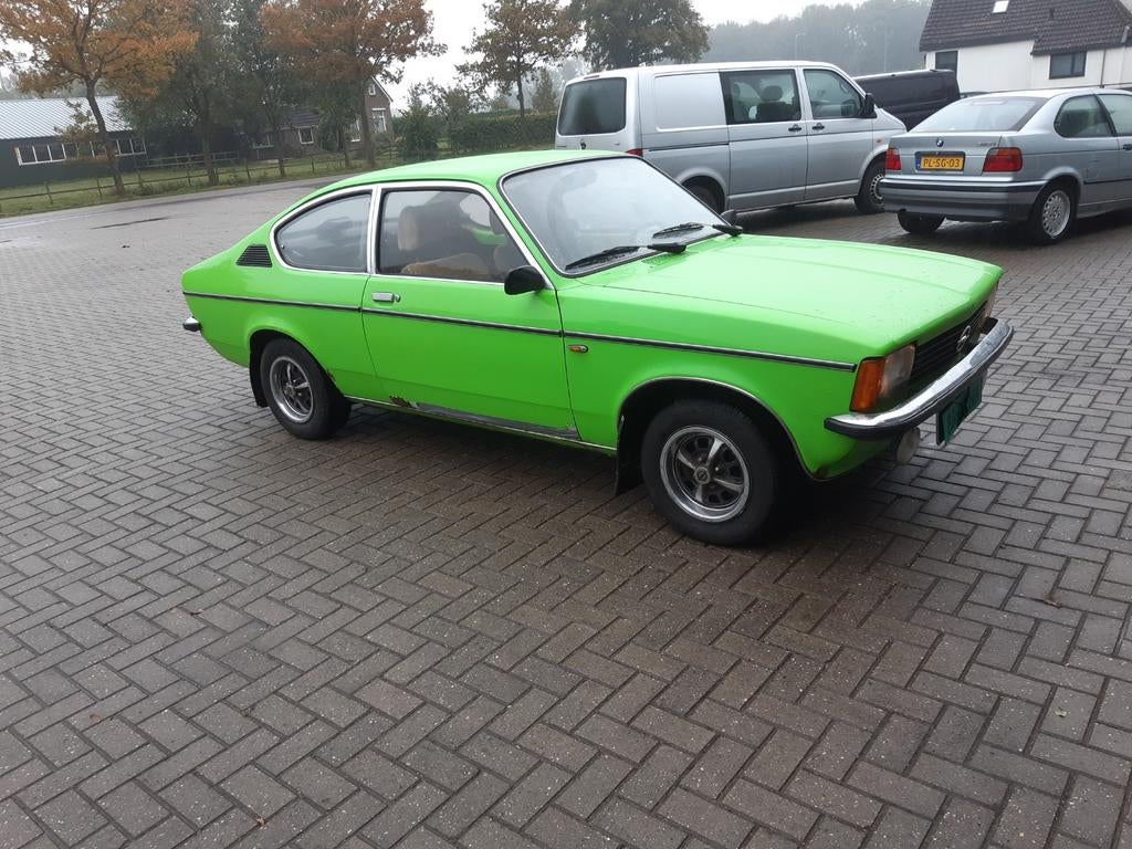 OPEL KADETT COUPE ACHTERRAAM PORTIERRAAM RECHTER ZIJRAAM, Auto-onderdelen, Ruiten en Toebehoren, Opel, Ophalen of Verzenden